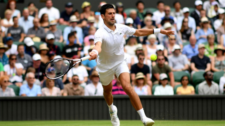 Τένις: Με επίδειξη δύναμης στα ημιτελικά του Γουίμπλεντον ο Τζόκοβιτς